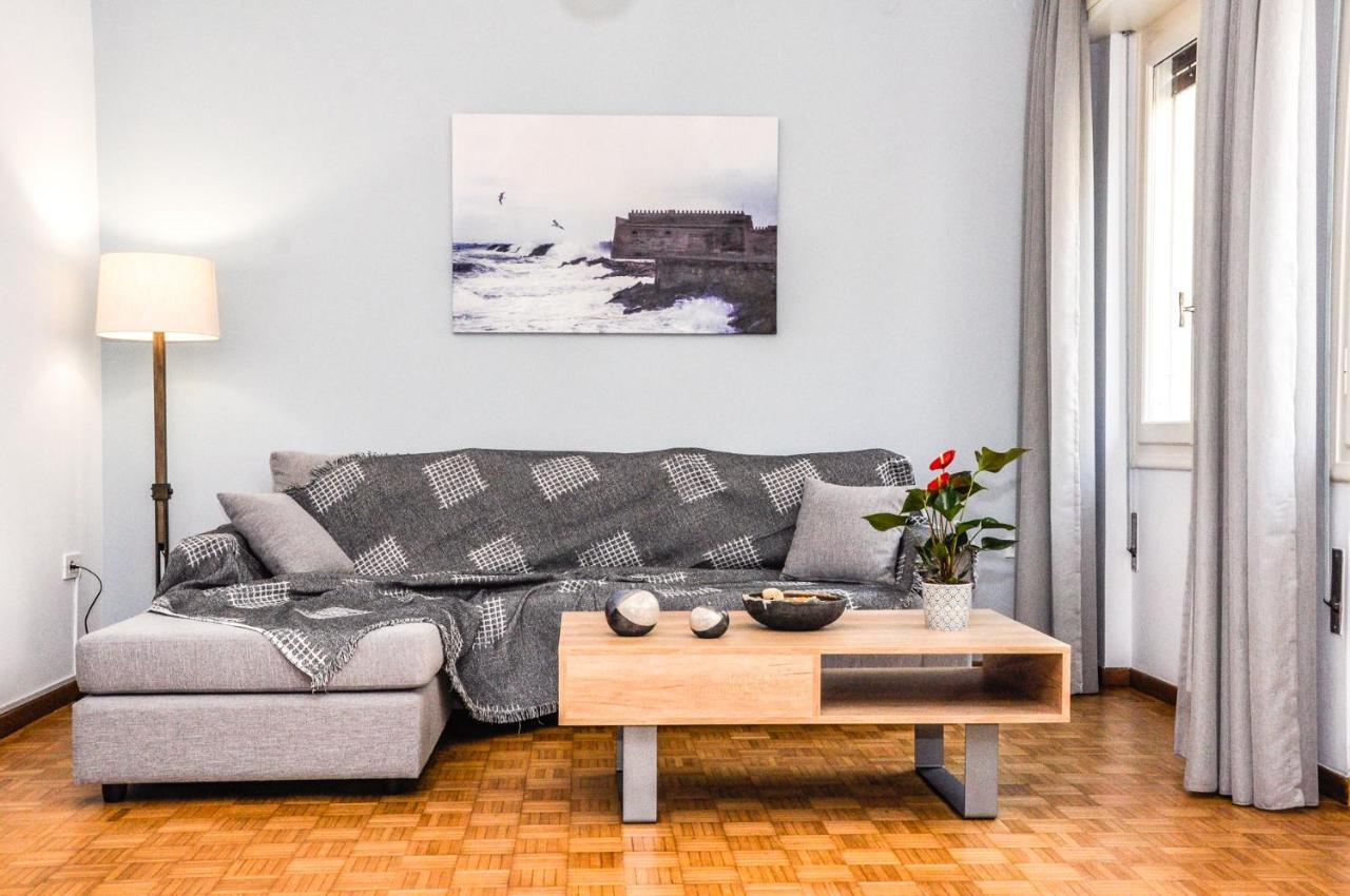 The Elegant. Spacious Center Apartment. Appartamento *