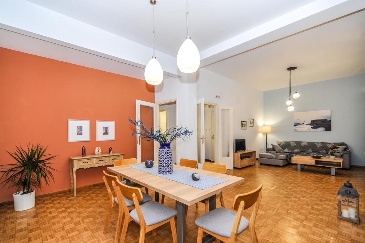The Elegant. Spacious Center Apartment. Appartamento