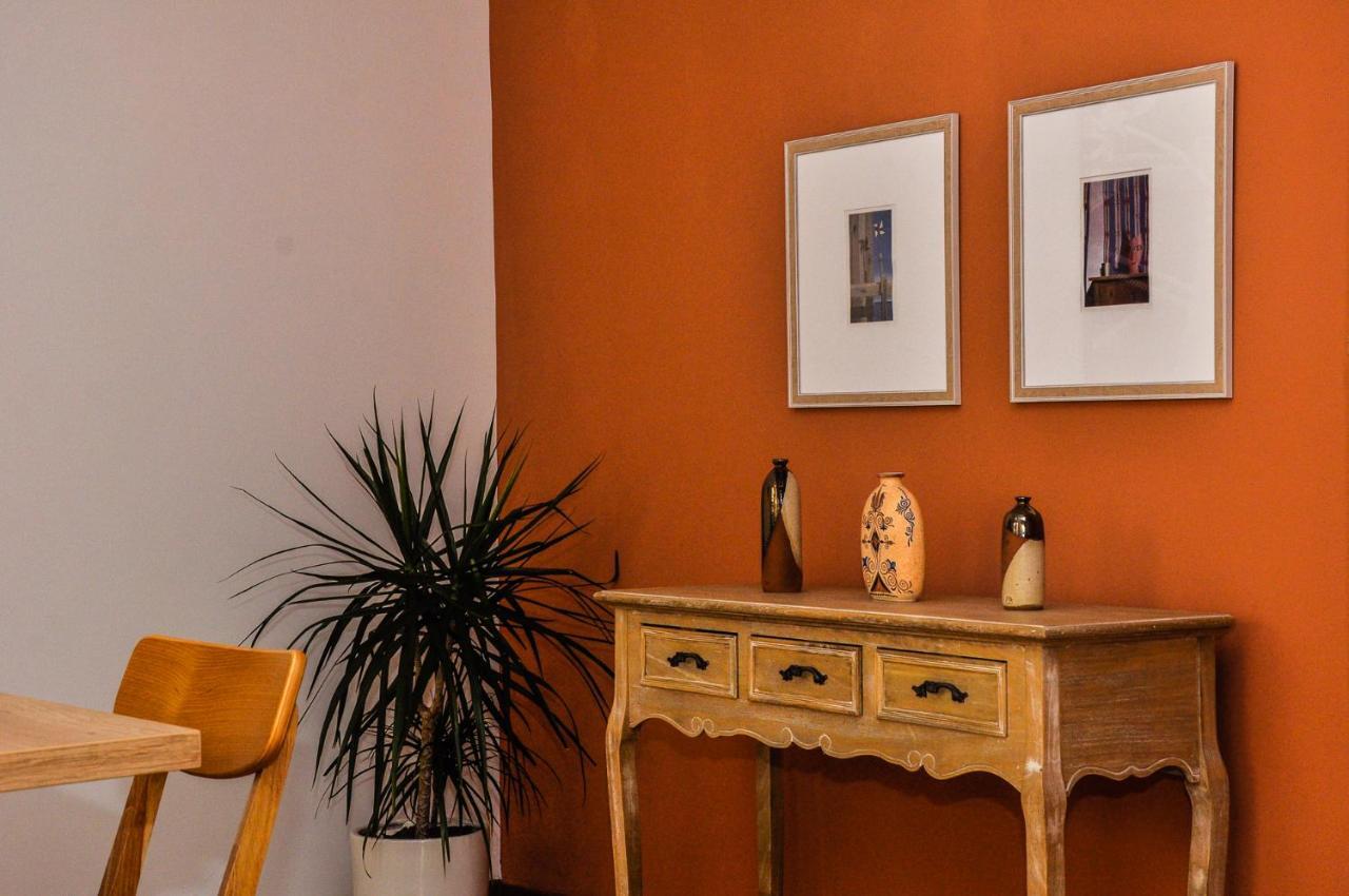 The Elegant. Spacious Center Apartment. *